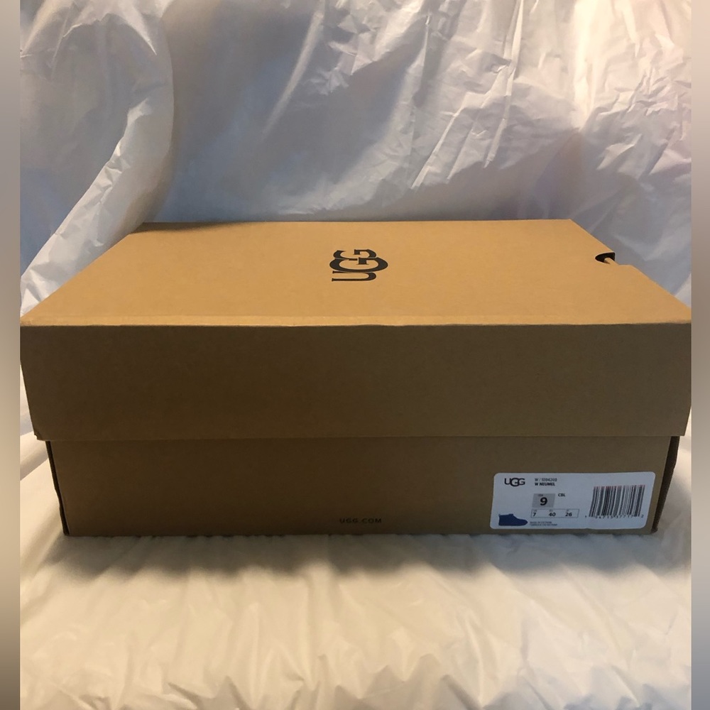 UGG -  Neumel Boot (Women’s) - Picture 2 of 16